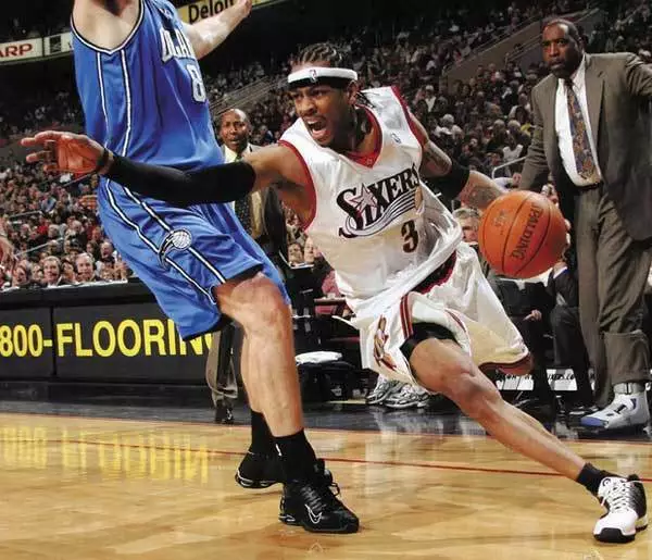 图片报：格雷茨卡的拜仁生涯可能将结束，拜仁寻找年轻替代者（图片报：格雷茨卡或告别拜仁，球队正物色年轻接班人）