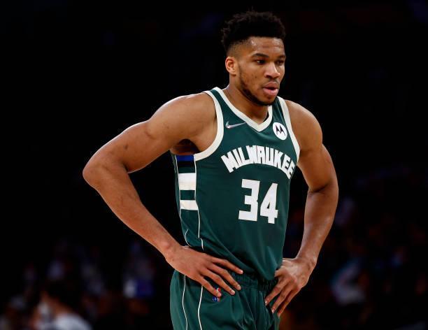 英博官方：现针对部分三层看台开启二轮售票，今日19：00开票（英博官方宣布：部分三层看台二轮售票将于今日19：00开启）