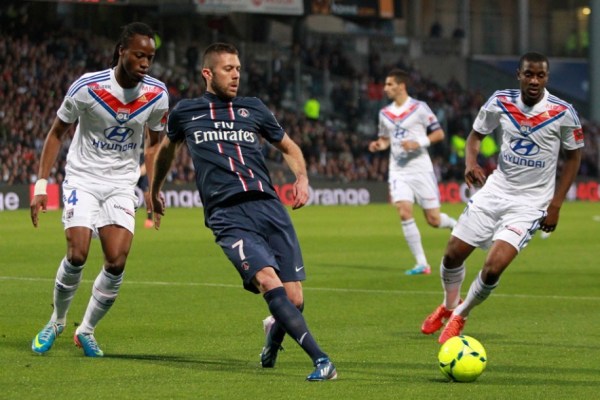 踢球不是拼命跑（踢球讲智慧，不靠拼命跑）