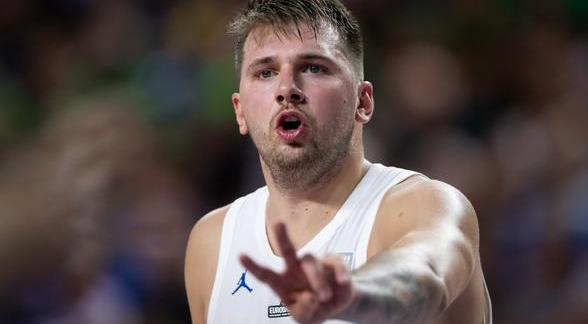 全市场：梅努是那不勒斯的首选，佩莱格里尼和米雷蒂也是候选（全市场：那不勒斯将梅努列为头号引援目标，佩莱格里尼与米雷蒂同为备选）