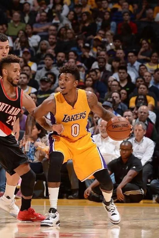 巴萨vs法兰克福：亚马尔、莱万、拉菲尼亚首发，特狮替补（巴萨对阵法兰克福：亚马尔、莱万、拉菲尼亚先发，特尔施特根候补）