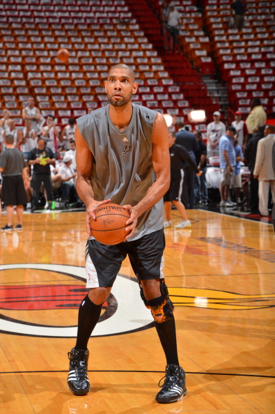 拜仁官方：后卫博埃因病缺席与斯图加特的比赛（拜仁通报：博埃因病无缘对阵斯图加特）