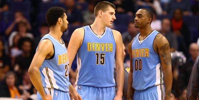 魔术vs尼克斯伤病：小瓦格纳可以出战，唐斯出战成疑（魔术战尼克斯伤情更新：小瓦格纳确认出战，唐斯出战存疑）