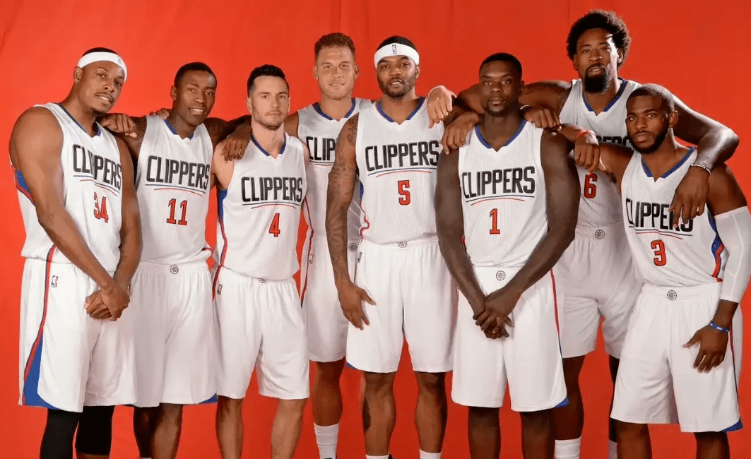 强强较量，巴黎vs拜仁是欧冠联赛阶段首次前两名球队直接交手（欧冠本阶段首次榜首之争：巴黎大战拜仁）