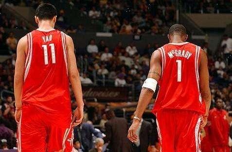 火箭以117：98大胜太阳，杜兰特28分，阿门31分，史密斯16分，全队十胜五负，西部第三。（火箭117-98击败太阳：阿门31分、杜兰特28分、史密斯16分，战绩10胜5负，西部第三）