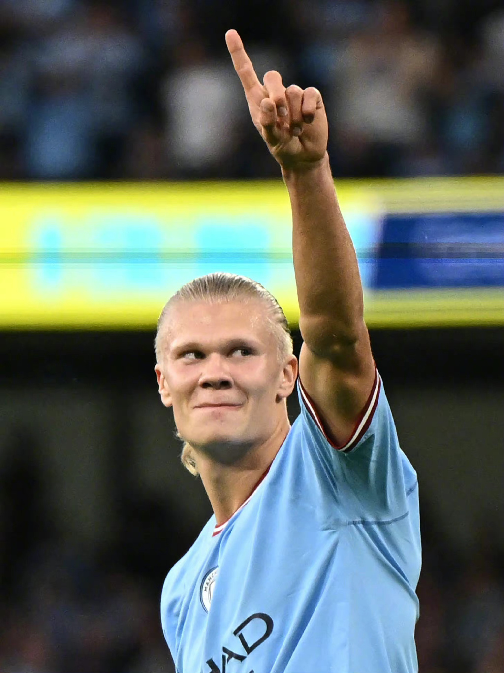 都体：凯利主动放弃休息日加紧恢复；卡瓦尔恢复进度稍慢一些（都体：凯利自愿放弃休息日全力康复；卡瓦尔恢复节奏偏慢）