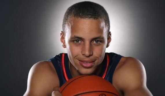 基米希打入生涯首粒欧冠乌龙，拜仁上次欧冠乌龙由阿拉巴打入（基米希生涯首个欧冠乌龙诞生，拜仁上一次欧冠乌龙由阿拉巴打进）